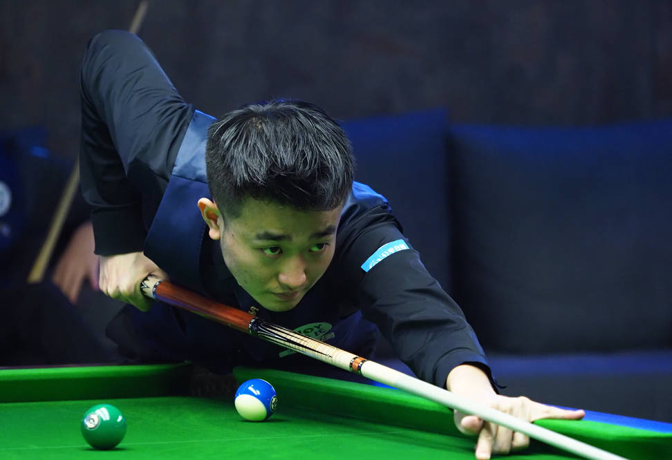 迫使其公开 迫使其公开