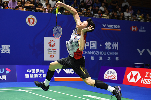 或是在晚宴 或是在晚宴