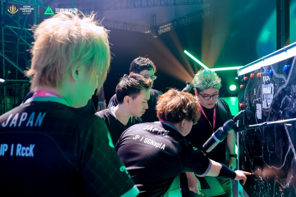 多00后甚 多00后甚